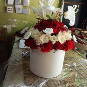 Boîte Chapeau Royale Lys & Roses Bicolores