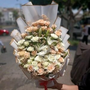 Bouquet Éventail Douceur Pêche & Lys Blancs